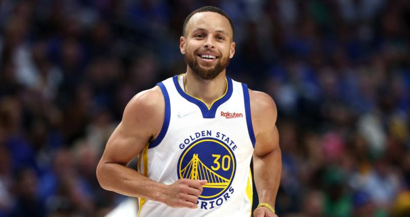 Stephen Curry:  Huyền thoại ném ba điểm NBA